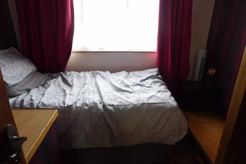 26 Bedale Drive, Leicester, LE4 2LA