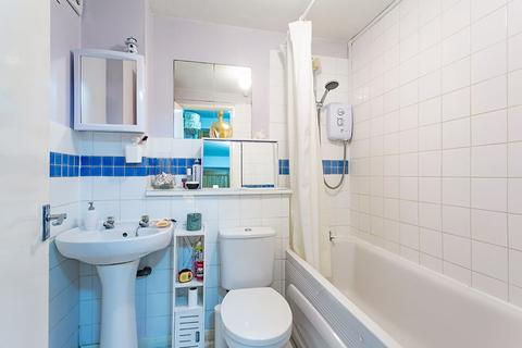 20 Denning Close, Hampton, TW12 3YT