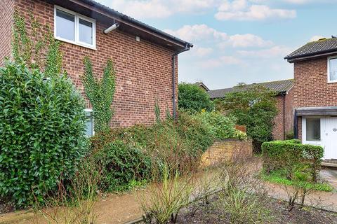20 Denning Close, Hampton, TW12 3YT