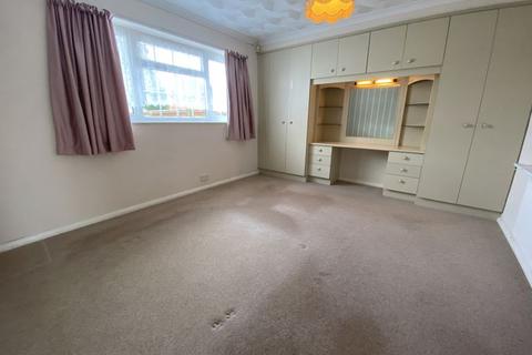 35 Perryfield Road, Crawley, RH11 8AA