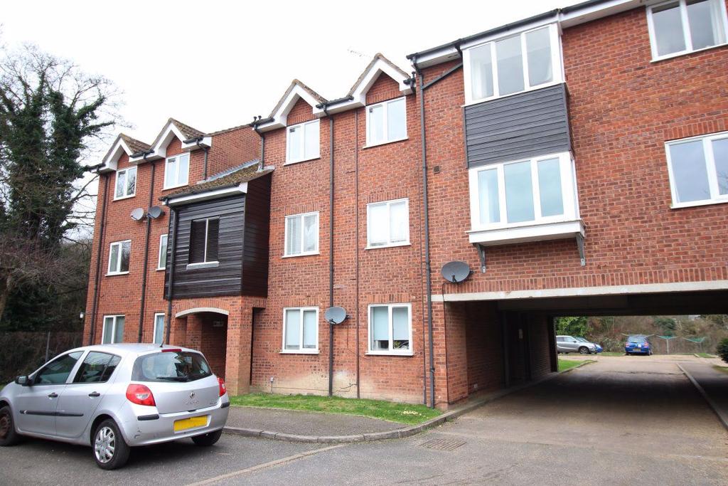 Millstream Close, Hitchin, Hertfordshire 1 bed flat £695 pcm (£160 pw)
