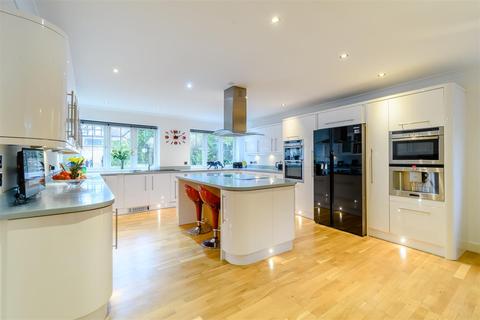 27 Beechnut Lane, Solihull, B91 2NN