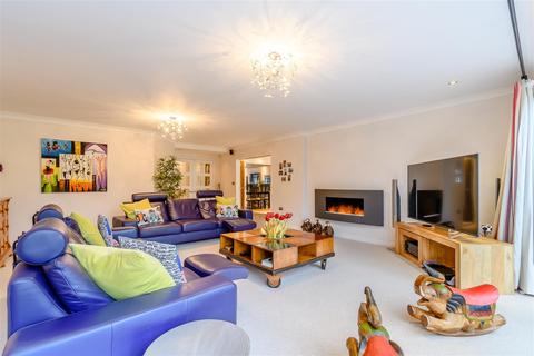 27 Beechnut Lane, Solihull, B91 2NN