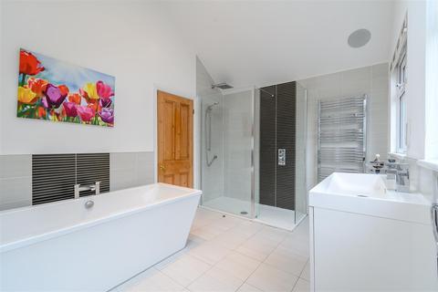 27 Beechnut Lane, Solihull, B91 2NN