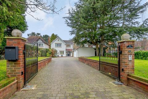 27 Beechnut Lane, Solihull, B91 2NN
