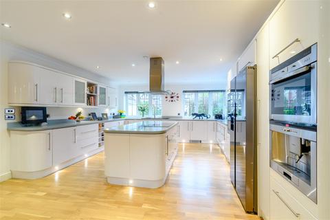 27 Beechnut Lane, Solihull, B91 2NN