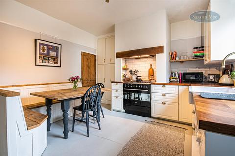 17 Ash Lane, Deepcar, Sheffield, S36 2PD