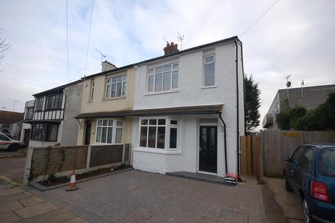 14 Belfairs Drive, Leigh-on-sea, SS9 3AA
