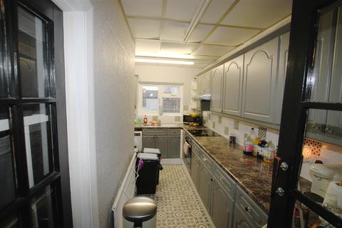14 Belfairs Drive, Leigh-on-sea, SS9 3AA