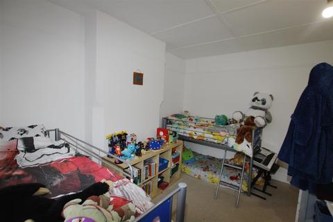 14 Belfairs Drive, Leigh-on-sea, SS9 3AA