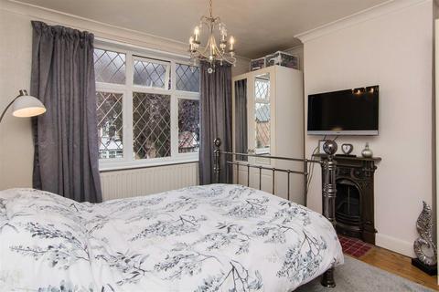 86 Blake Road, West Bridgford, Nottingham, NG2 5LB