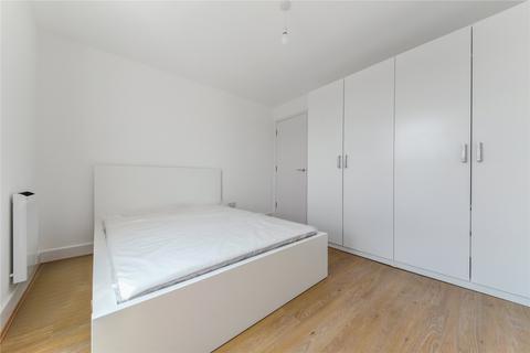 1 bedroom apartment to rent, Battersea Park Road, London, SW11