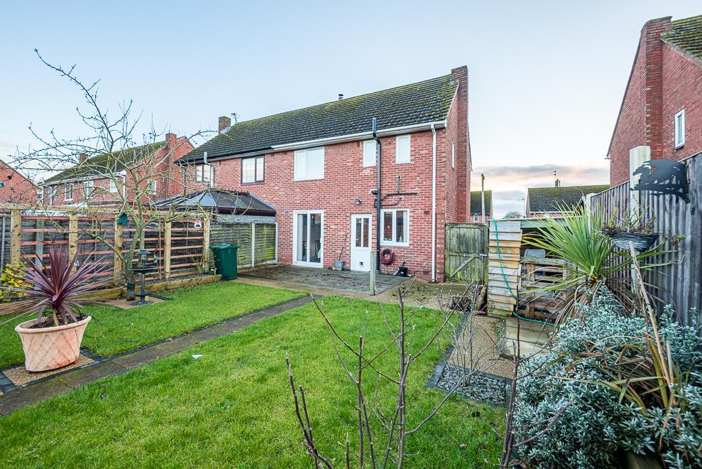 Coney Grey Spinney, Flintham, Nottingham NG23 3 bed house £200,000