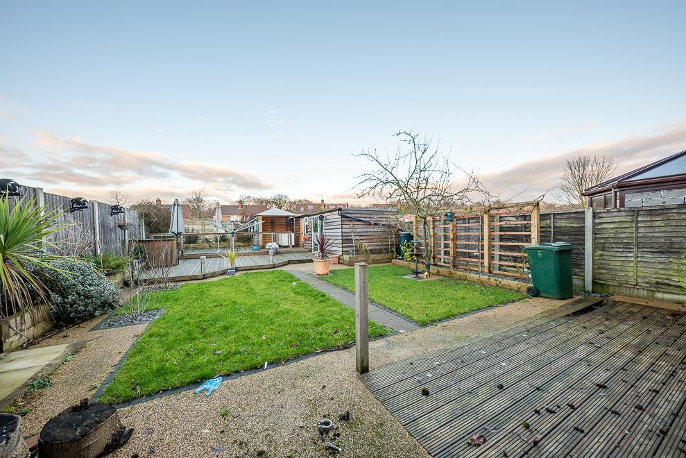 Coney Grey Spinney, Flintham, Nottingham NG23 3 bed house £200,000