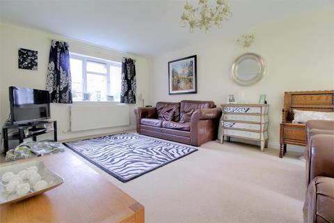 4 Lime Tree Court, Gloucester, GL1 5NX