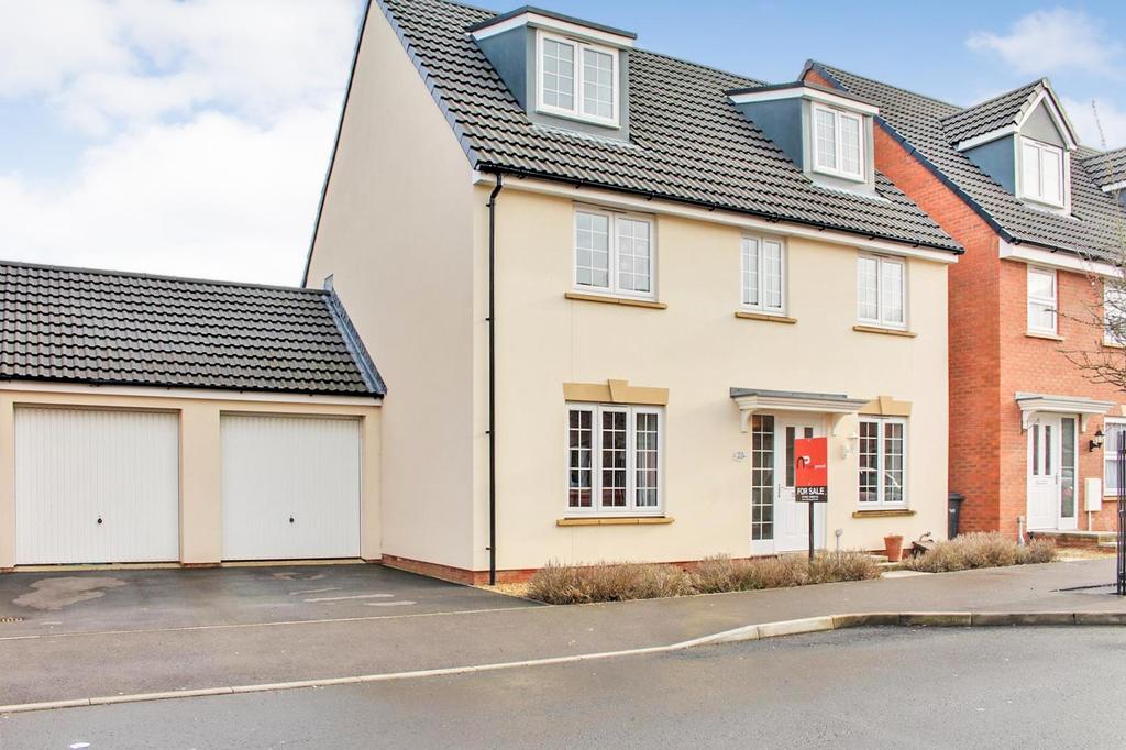 Swannington Drive Kingsway, Quedgeley, Gloucester 5 bed detached house