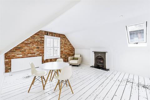 8 Grosvenor Road, London, W4 4EH
