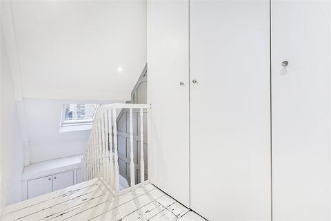8 Grosvenor Road, London, W4 4EH