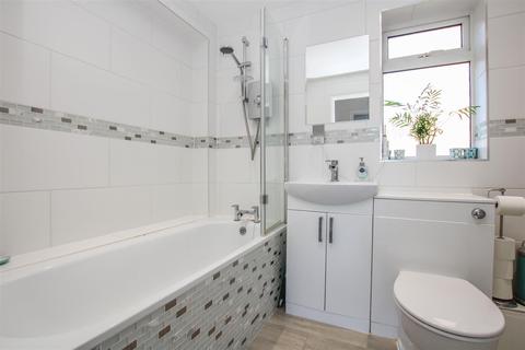 5, Hightrees Court Warley Mount, Warley, Brentwood, CM14 5EW