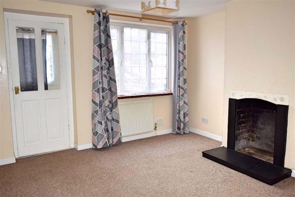 Cramptons Road, Sevenoaks, TN14 3 bed terraced house £340,000