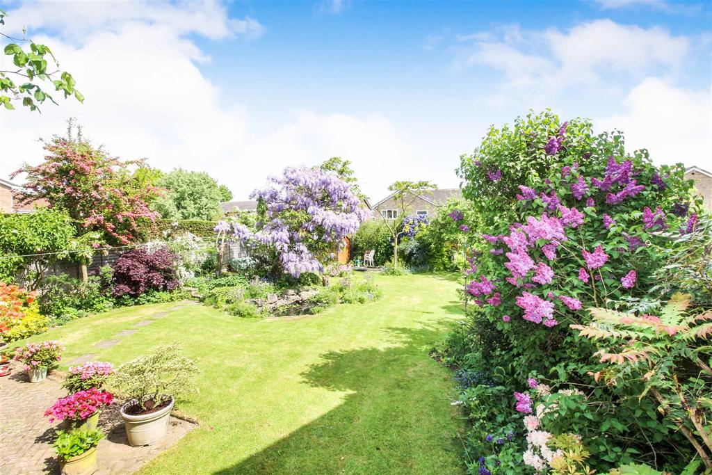 Copandale Road, Beverley 4 bed house £375,000