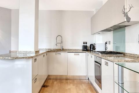 2 bedroom flat to rent, Enfield Road, London