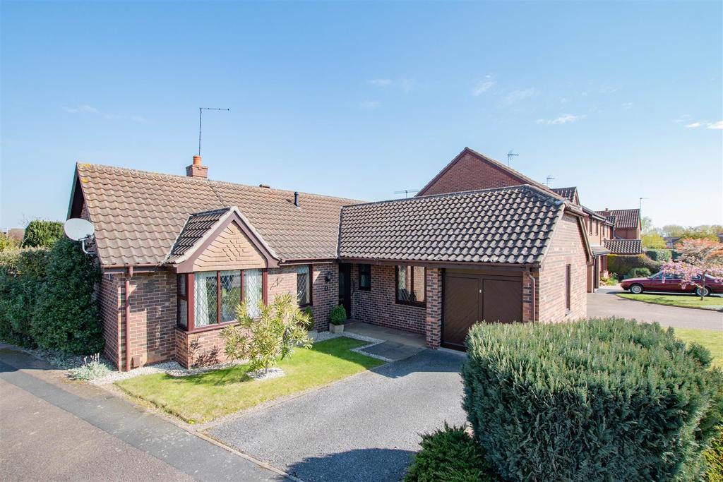 Cranberry Close, West Bridgford, Nottingham 3 bed detached bungalow £