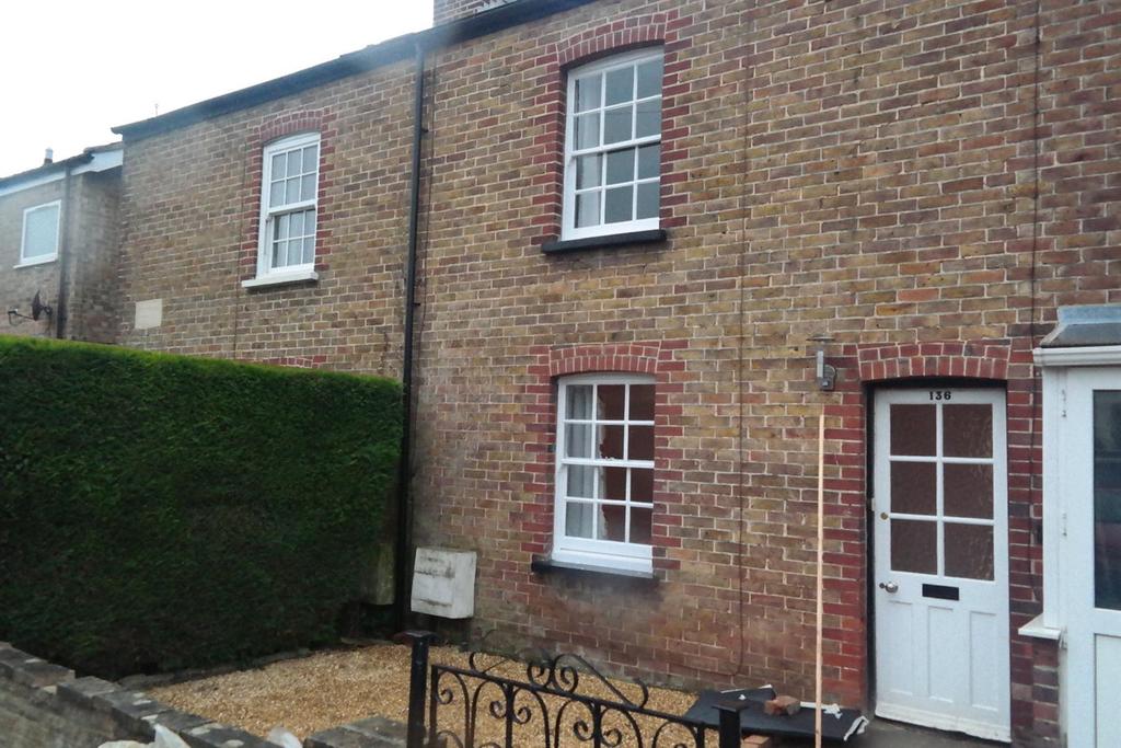 Fitzalan Road, Arundel 2 bed terraced house £1,250 pcm (£288 pw)