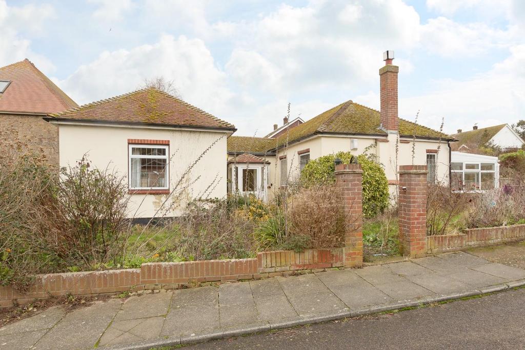Nicholas Drive, Cliffsend, Ramsgate 3 bed detached bungalow £325,000