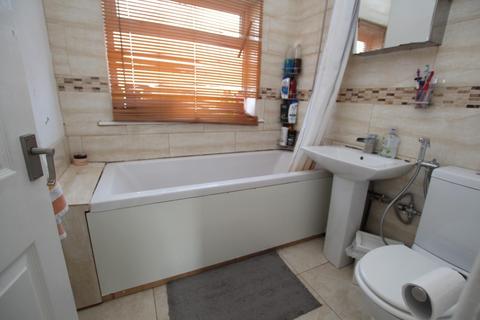 19 Grovelands, Bradford, BD2 4HH