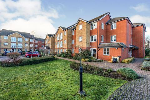 1 bedroom apartment for sale, Goodes Court, Baldock Road, Royston, Herts, SG8 5FF