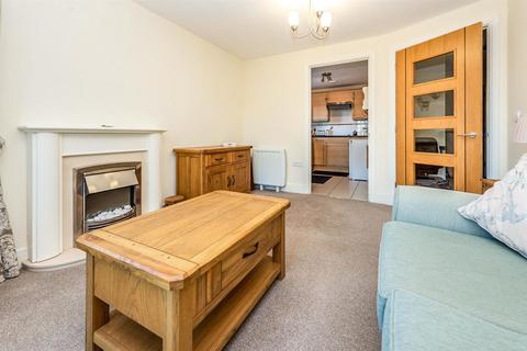 1 bedroom apartment for sale, Goodes Court, Baldock Road, Royston, Herts, SG8 5FF