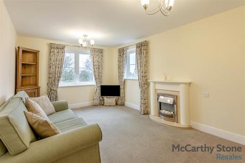 1 bedroom apartment for sale, Goodes Court, Baldock Road, Royston, Herts, SG8 5FF