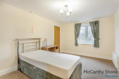 1 bedroom apartment for sale, Goodes Court, Baldock Road, Royston, Herts, SG8 5FF
