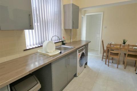 5 bedroom house share to rent, North Street, Stoke-on-Trent, Staffordshire, ST4 7DG