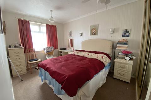 4 Glen Close, Polegate, BN26 5PG