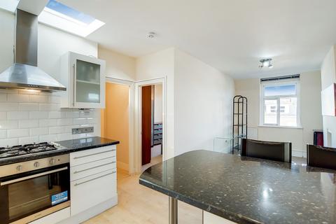 12b Griffiths Road, London, SW19 1SP
