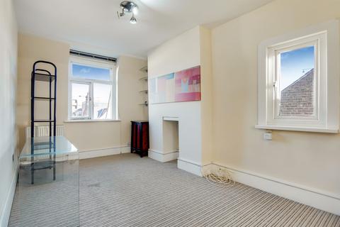 12b Griffiths Road, London, SW19 1SP