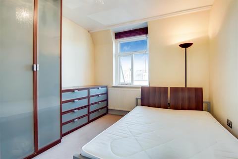 12b Griffiths Road, London, SW19 1SP