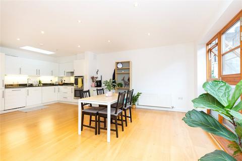 3 bedroom maisonette to rent, Pied Bull Yard, London, N1