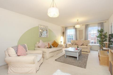 10 Albert Road, London, W5 1RR