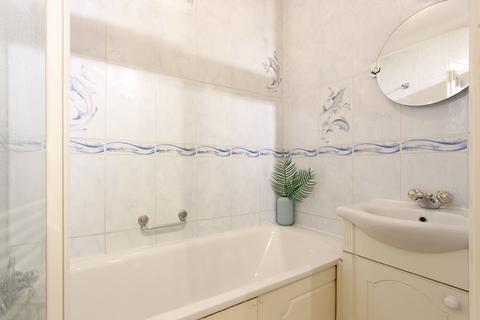 10 Albert Road, London, W5 1RR