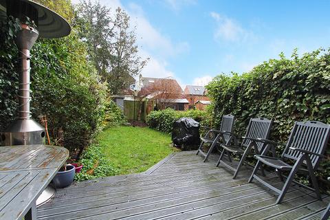 10 Albert Road, London, W5 1RR