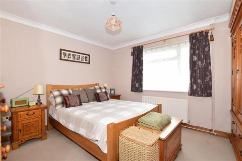 1 Ashleigh Close, Angmering, Littlehampton, BN16 4BX