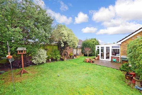1 Ashleigh Close, Angmering, Littlehampton, BN16 4BX