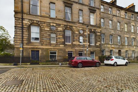 2 bedroom flat to rent, Cornwallis Place, Bellevue, Edinburgh, EH3