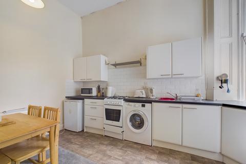 2 bedroom flat to rent, Cornwallis Place, Bellevue, Edinburgh, EH3
