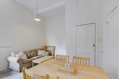 2 bedroom flat to rent, Cornwallis Place, Bellevue, Edinburgh, EH3