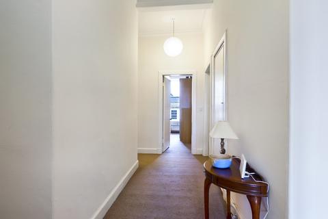 4 bedroom flat to rent, East Claremont Street, New Town, Edinburgh, EH7
