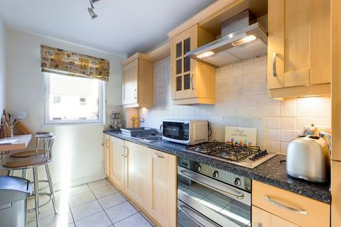 1 bedroom flat to rent, Old Tolbooth Wynd, Old Town, Edinburgh, EH8